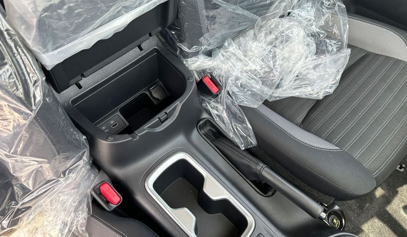 Nissan Navara 2.5D XE D23 4X4 DC PLUS MT