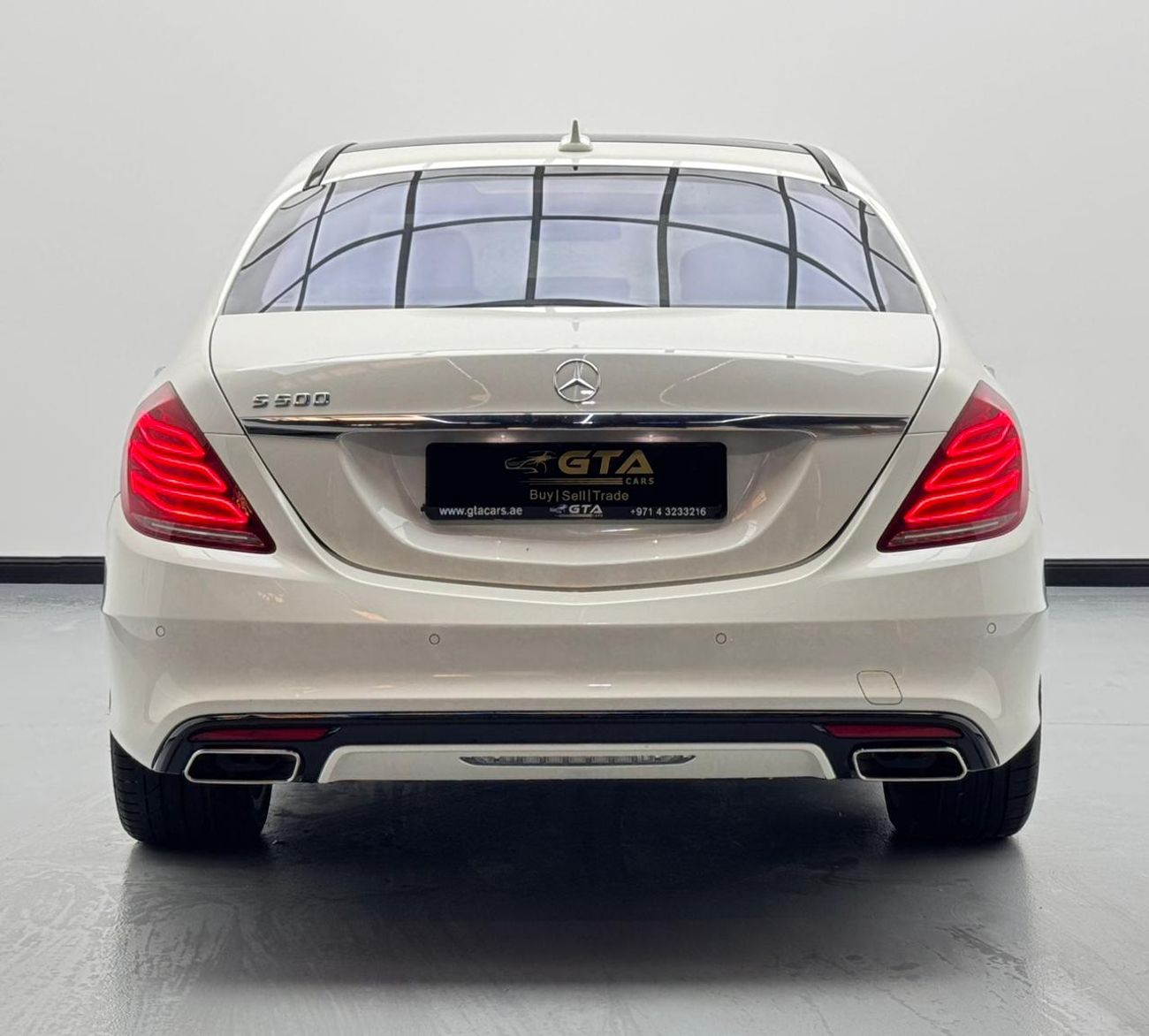 Mercedes-Benz S 500 AMG 4.7L 2015 Mercedes-Benz S500 AMG, Mercedes Service History, Excellent Condition, GCC