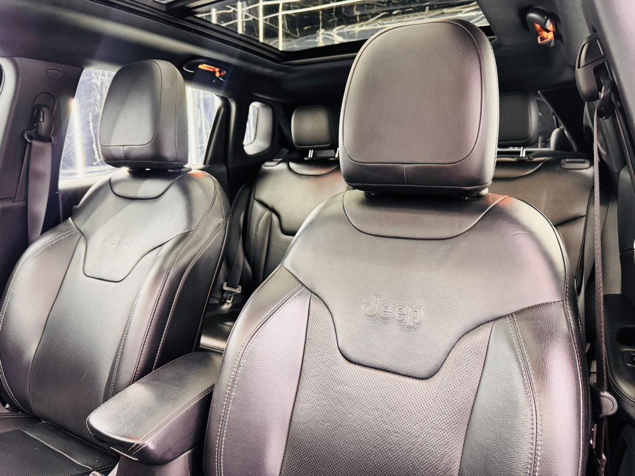 Jeep Compass 2019 JEEP COMPASS S Limited 2.4L ,180hp,6-speed Automatic,GCC Specs With Full Service History