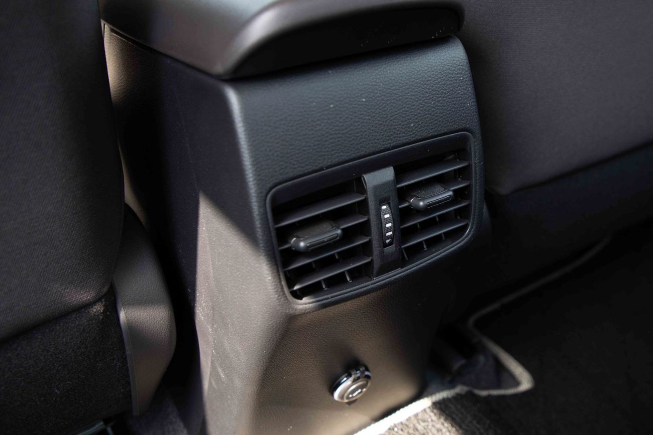 تويوتا كورولا 2025 Toyota Corolla XLI 1.6 - White Inside Beige | Export Only