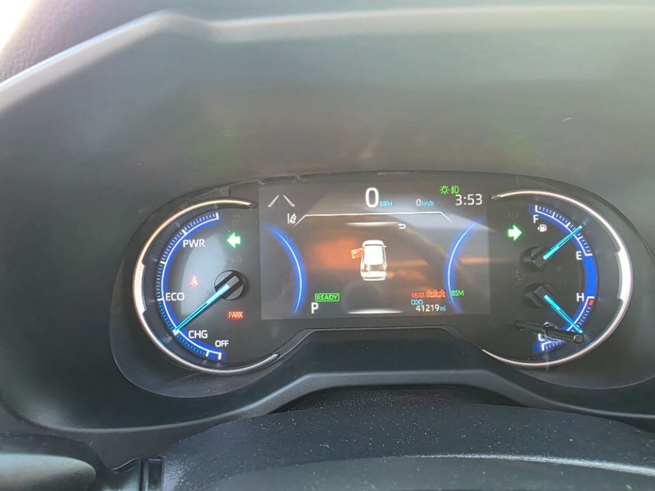 Toyota RAV4 2019 Model XSE hybrid engine Paranomic and two cameras