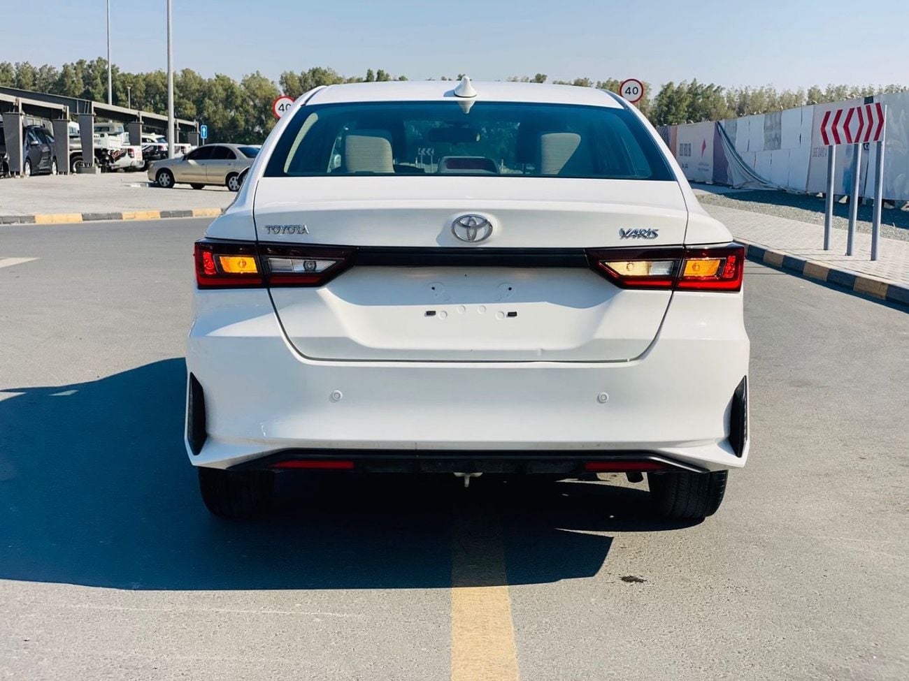 تويوتا يارس 1.5L E