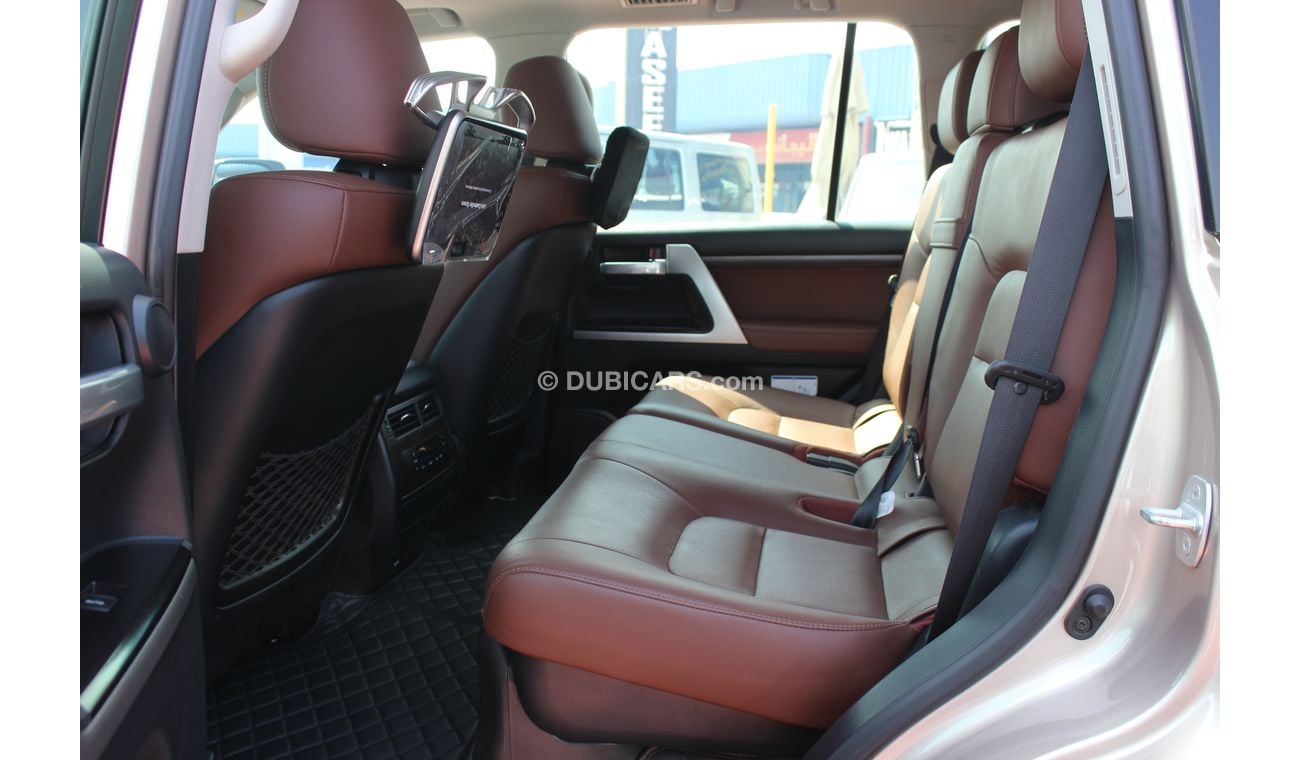 Toyota Land Cruiser (2017) VXR V8 AL FUTTAIM