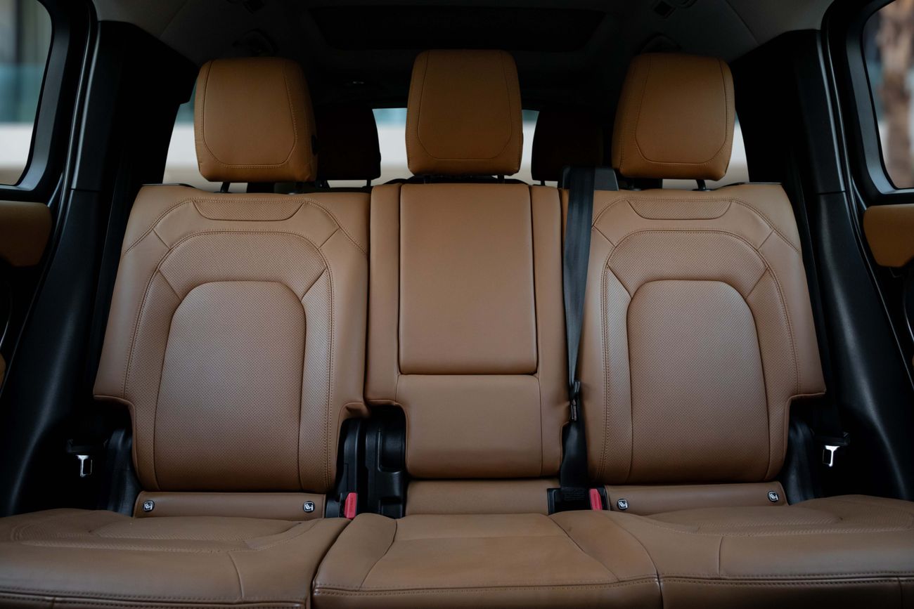 Land Rover Defender Defender | 6,169 P.M | 0% Downpayment | Agency Warranty!