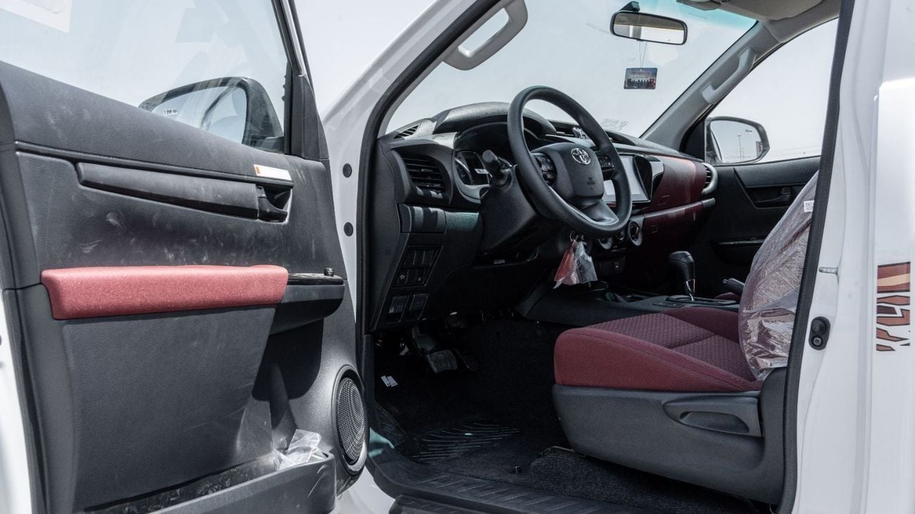 تويوتا هيلوكس 2026 Toyota Hilux SC GLX 2.8L AT Diesel (White-Red)