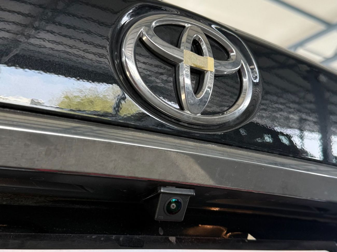 Toyota Corolla 1.8 LIMITED SUNROOF **EXPORT ONLY**التصدير فقط خارج الخليج**