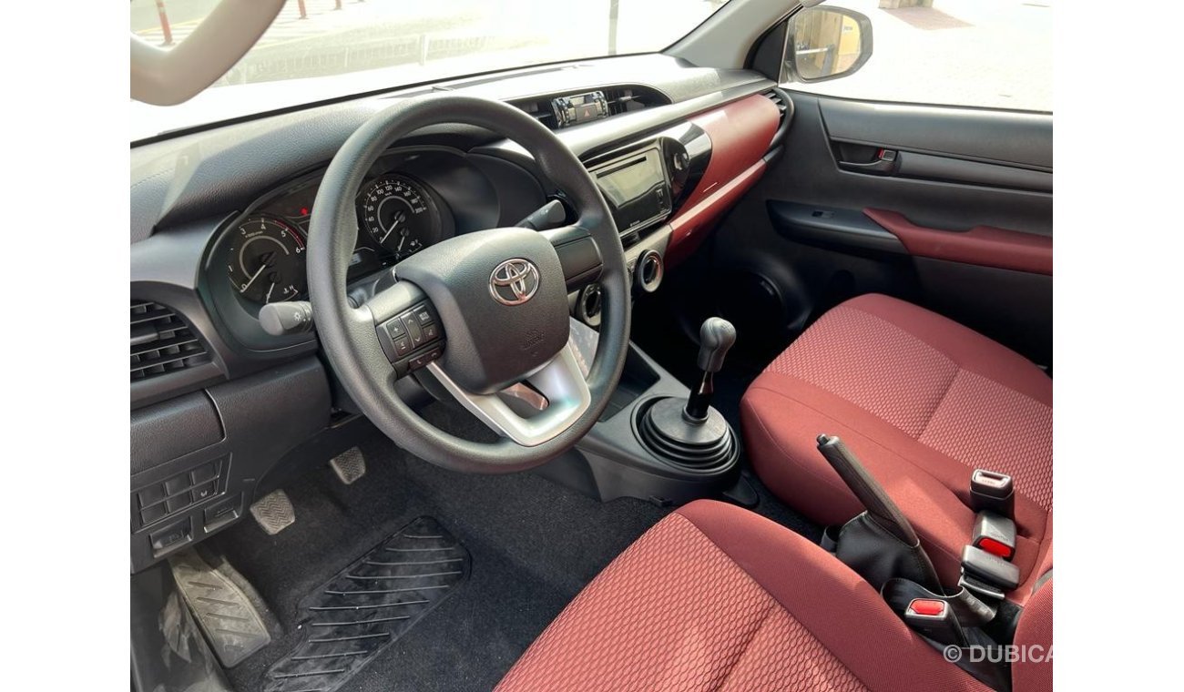 Toyota Hilux GL 2.4 MANUAL POWER WINDOWS MODEL 2022