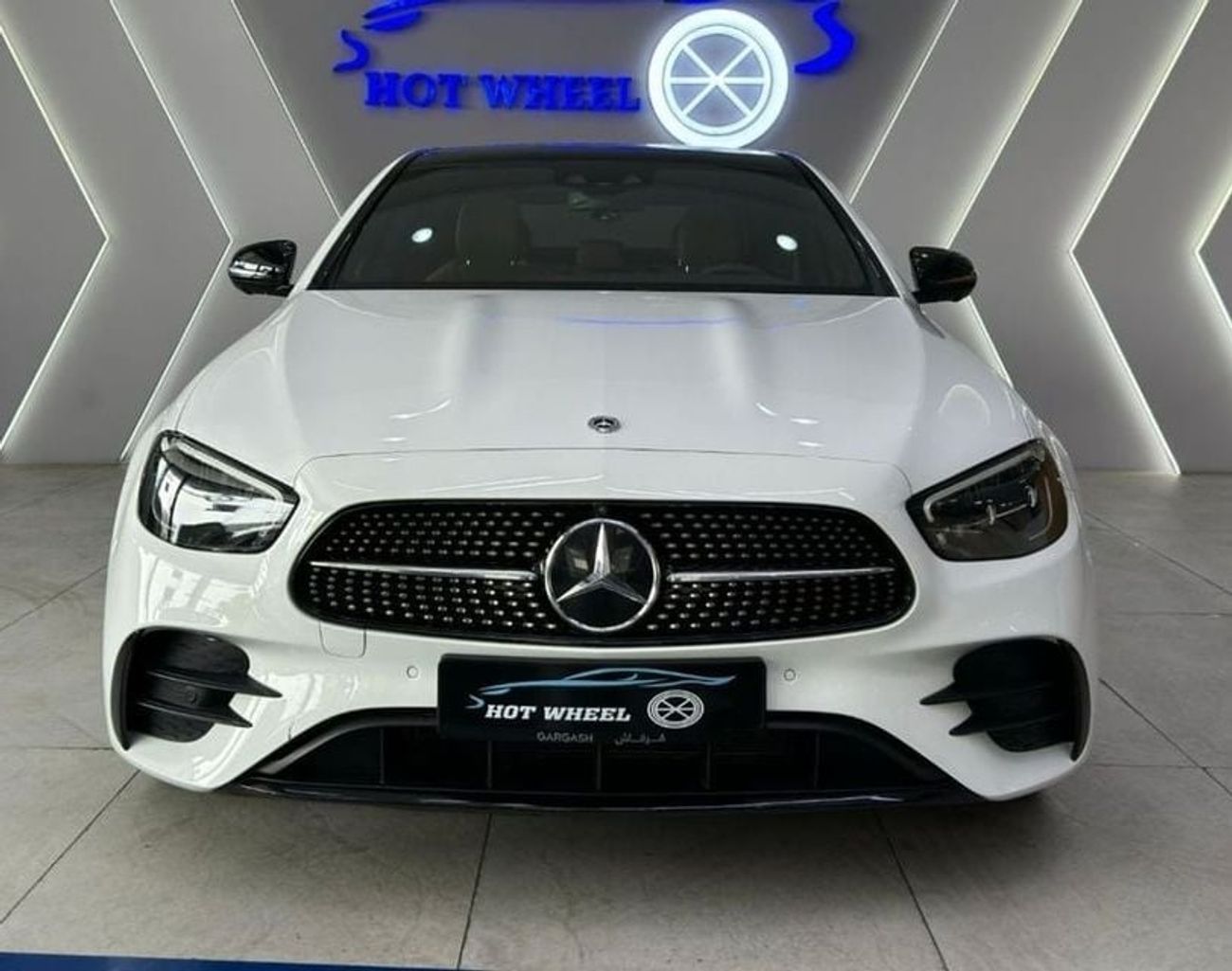 Mercedes-Benz E300 3.0L | GCC Spec | V4