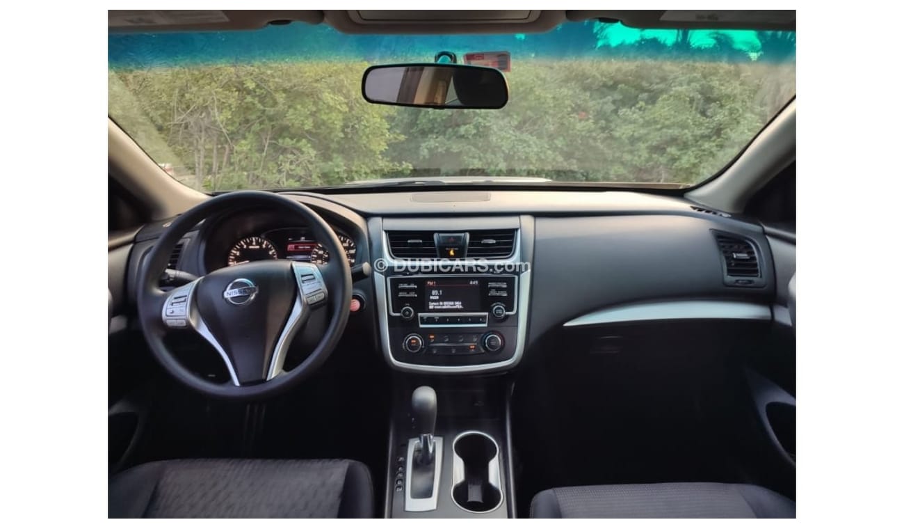 Used Nissan Altima 2017 for sale in Dubai 561878
