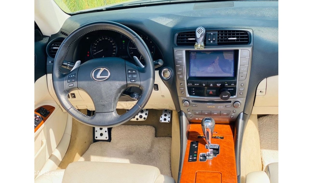 Lexus IS300 Lexus IS 300C || GCC || Hard top Convertible || Very Well Maintained