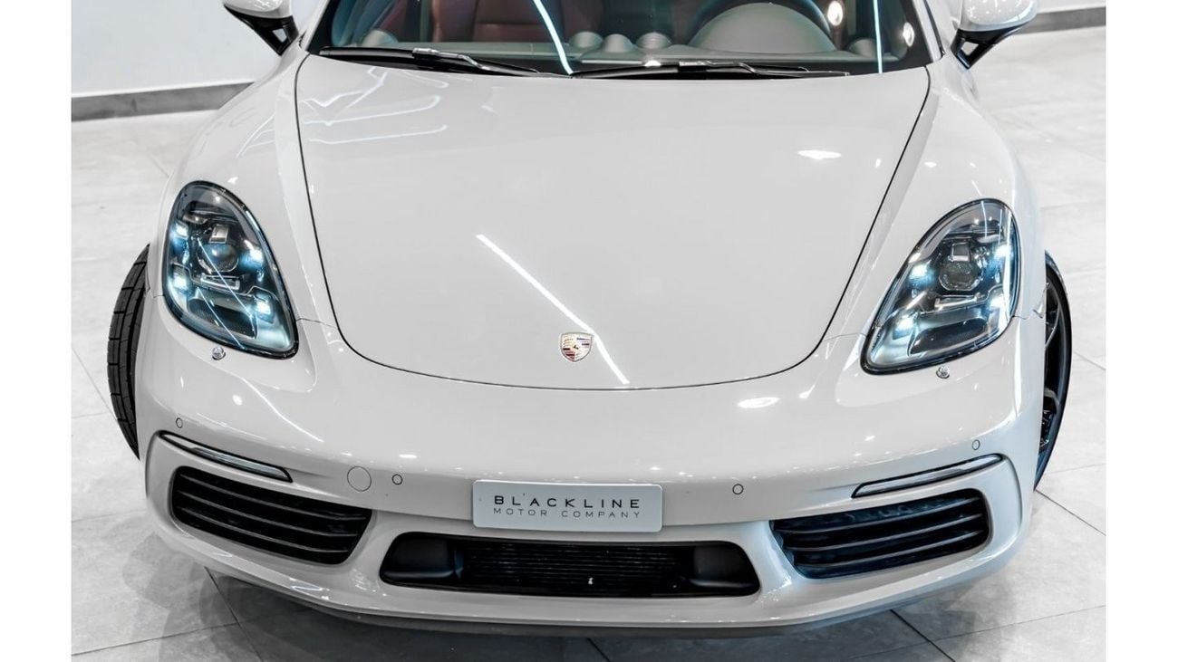 بورش كايمان 718 2024 Porsche Cayman 718, Sport Chrono Package, 2026 Porsche Warranty, Low Kms, GCC