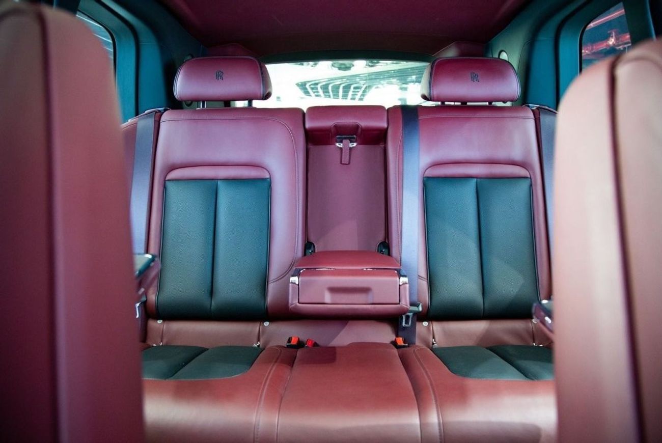 Rolls Royce Cullinan BLACK BADGE Std
