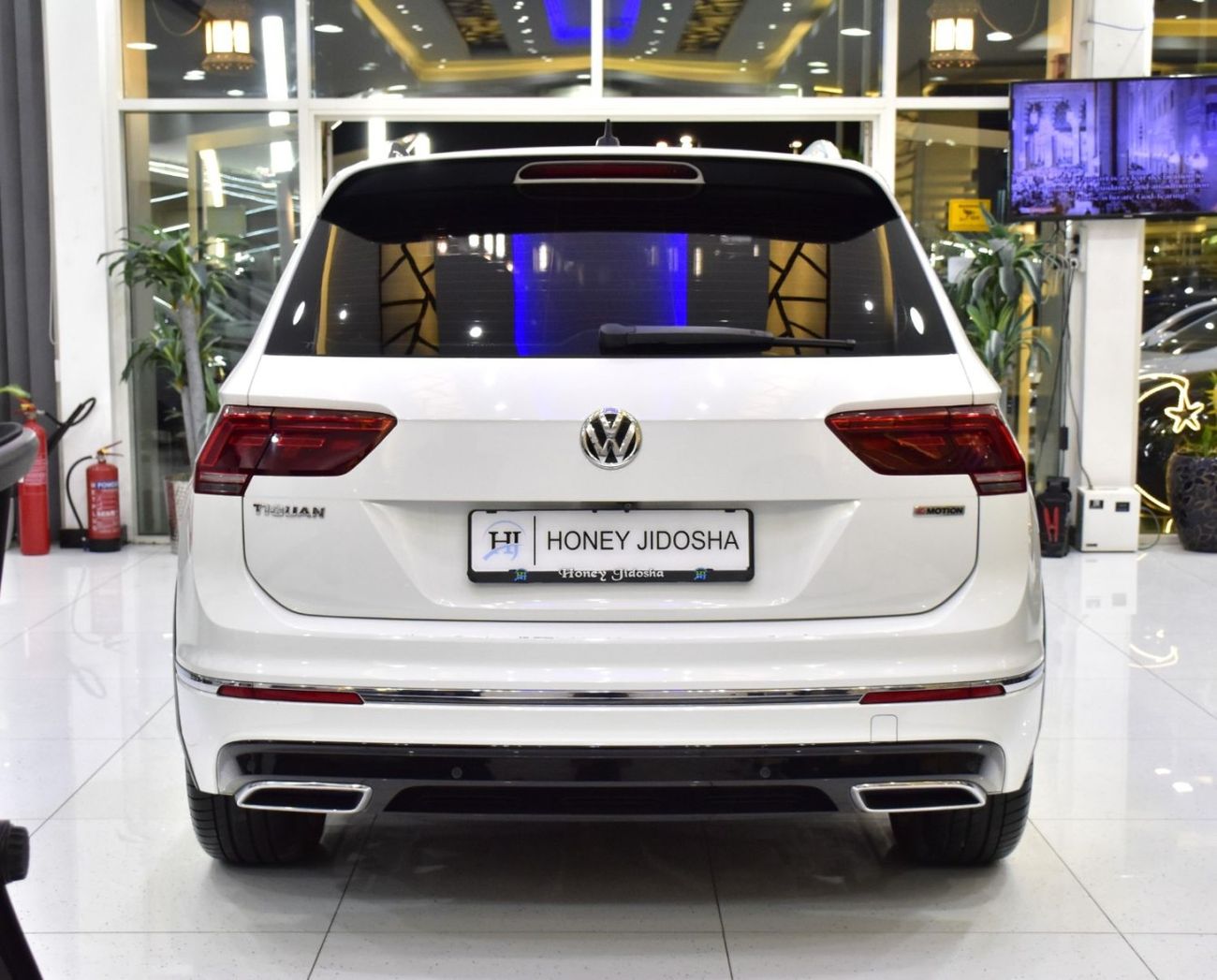 فولكس واجن تيجوان EXCELLENT DEAL for our Volkswagen Tiguan R-Line 4Motion ( 2019 Model ) in White Color GCC Specs