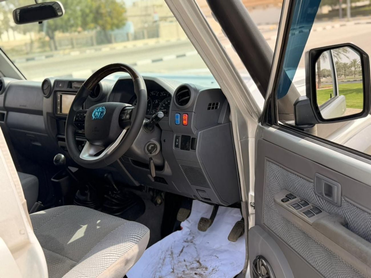 تويوتا لاند كروزر بيك آب Diesel 4.5L Right Hand Drive ,2013 Model ,2024 Shape ,Only For Export Available