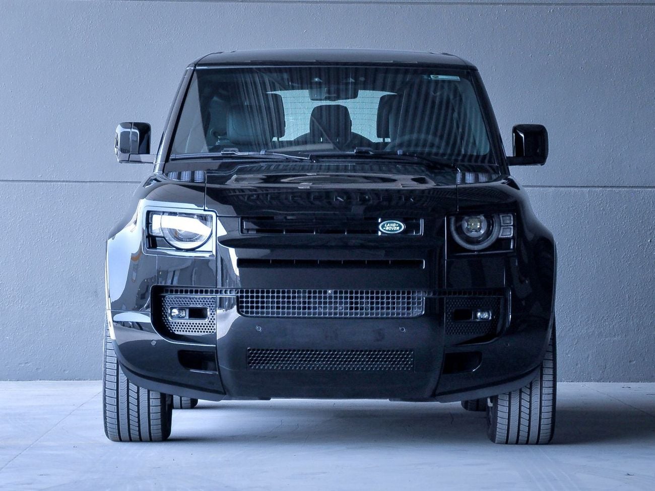 لاند روفر ديفندر 90 X P525 5.0L