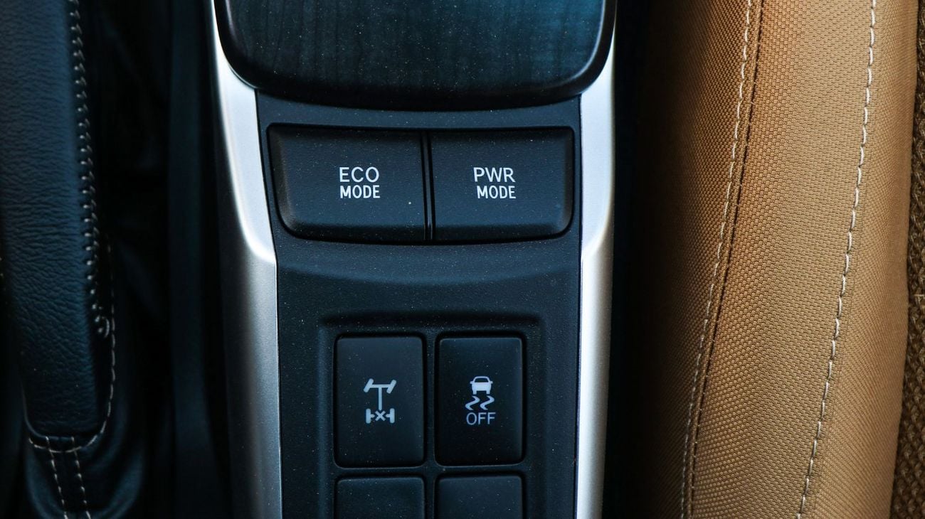 Toyota Fortuner ECTP2M005 - 2025 Toyota Fortuner 4.0L Petrol Auto 4wd Silver