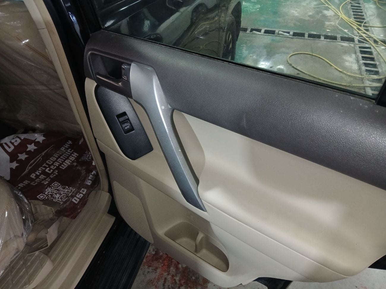 Toyota Prado TX-L 2.7L v4 petrol Engine Colour Black Transmission Automatic Interior Beige Leather seats 7seats back C