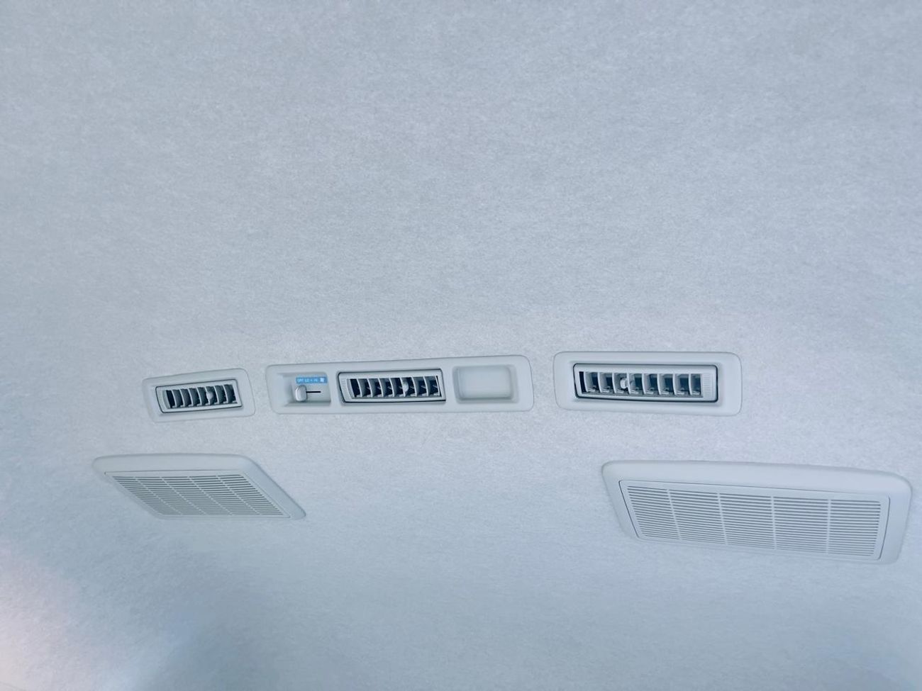 تويوتا هاياس toyota hiace hirgroof cargo glass van