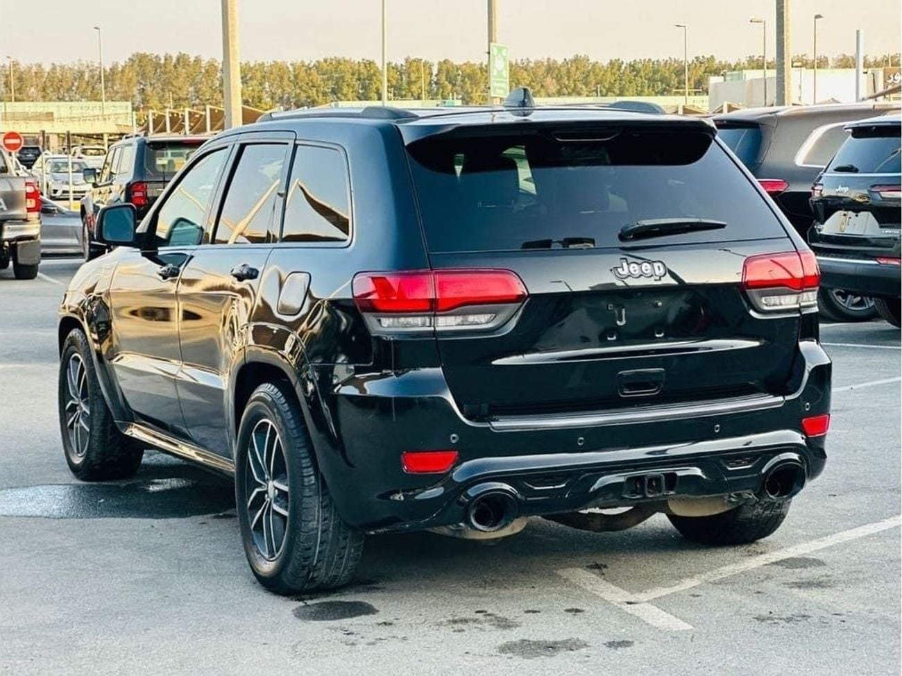 جيب جراند شيروكي Limited 5.7L (350 HP)