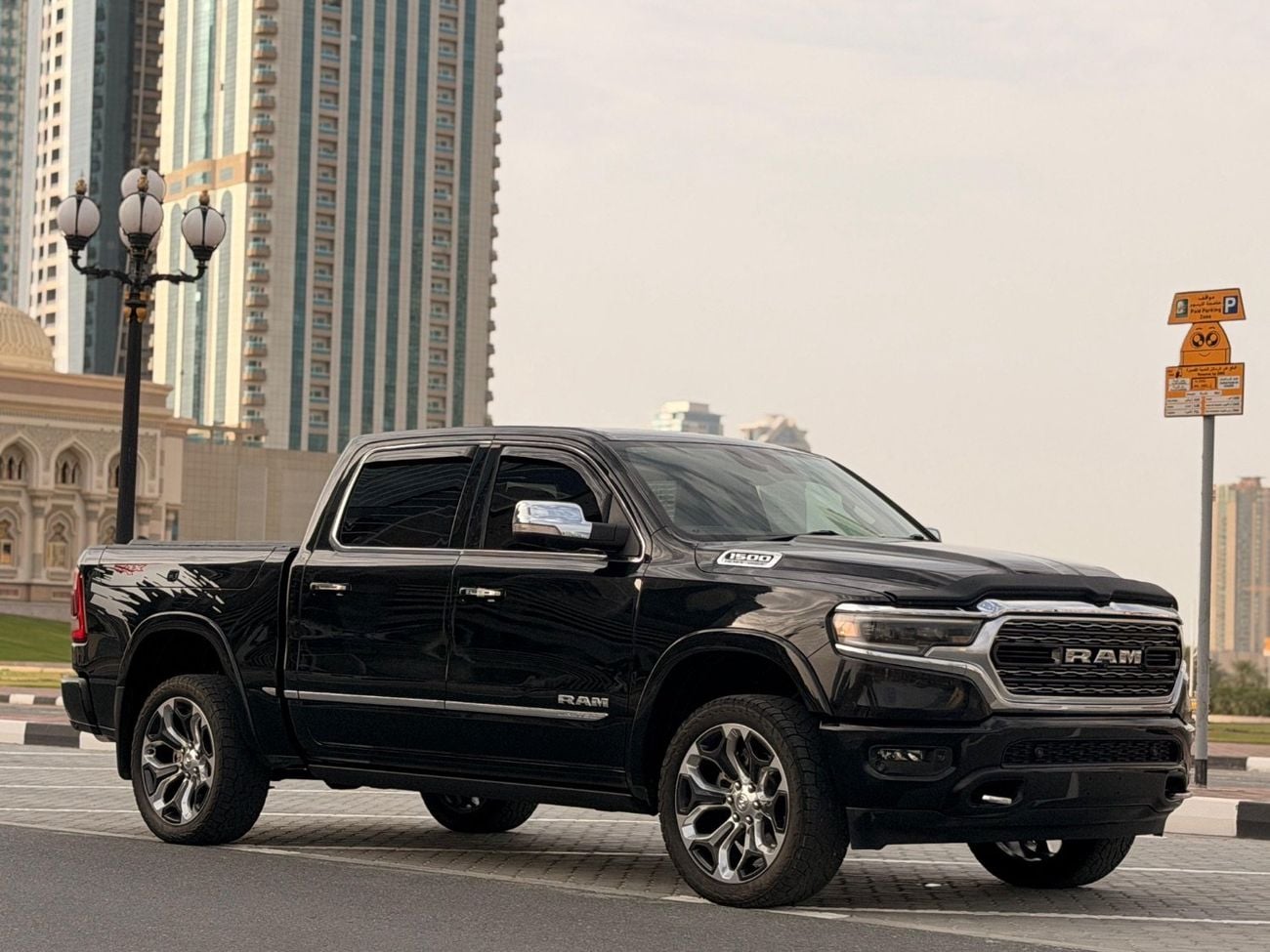 رام 1500 Limited 5.7L (5 Seater)