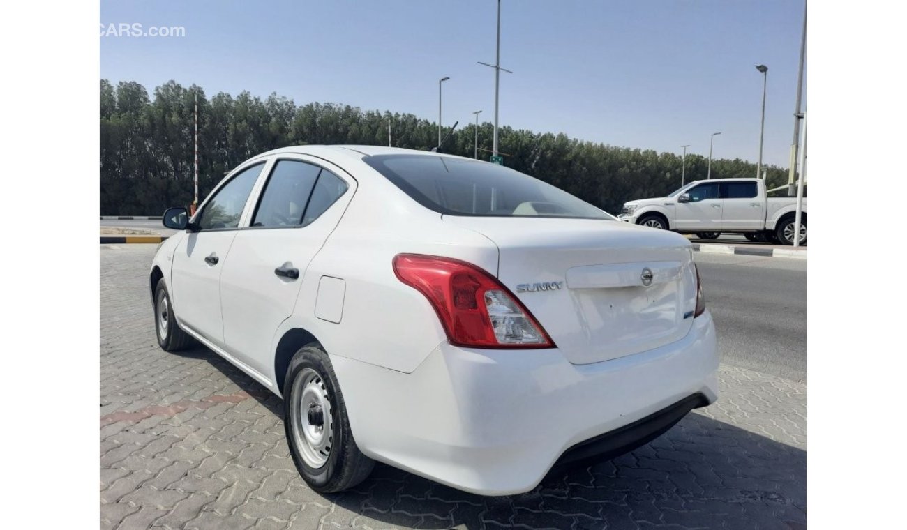 Nissan Sunny Nissan Sunny 2016 gcc very celen car