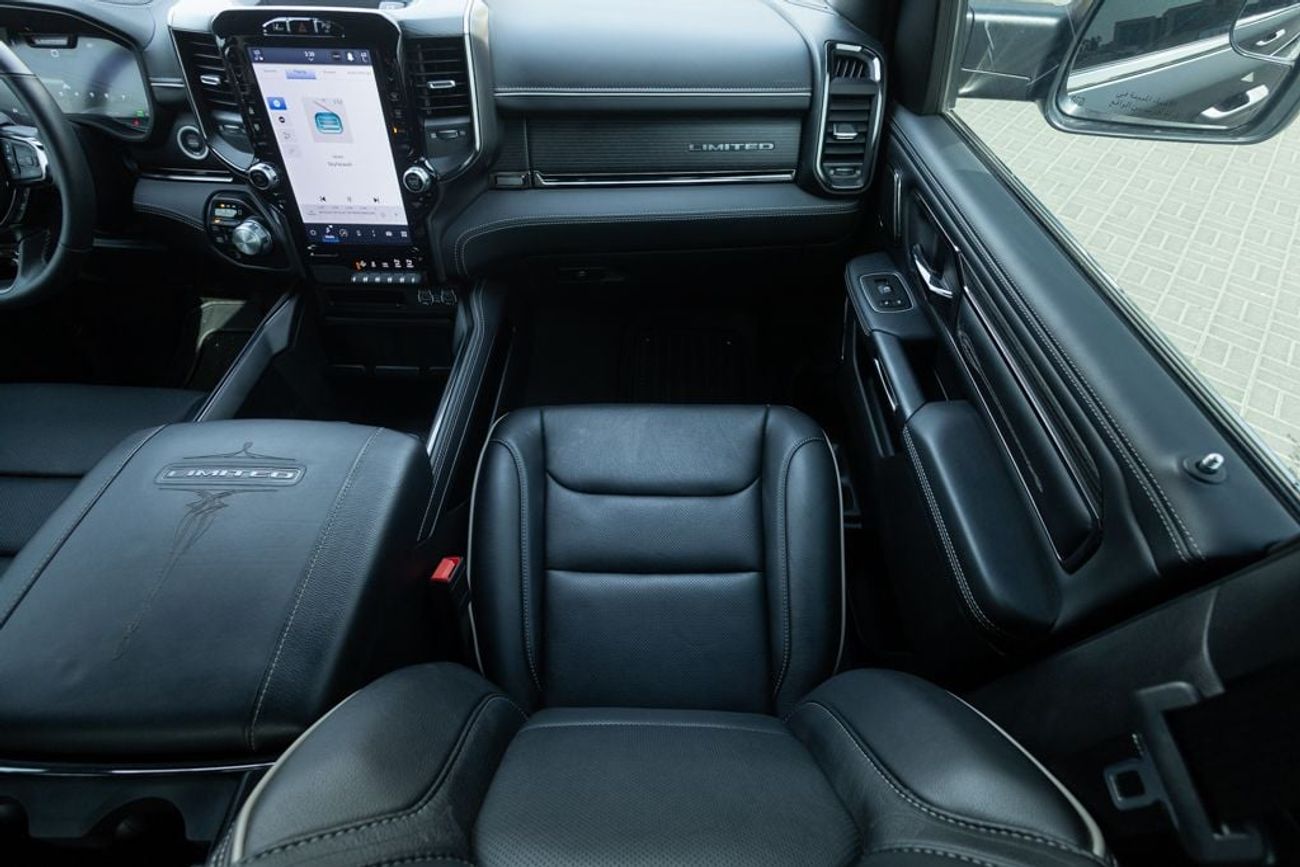 RAM 1500 Limited Crew Cab 5.7L