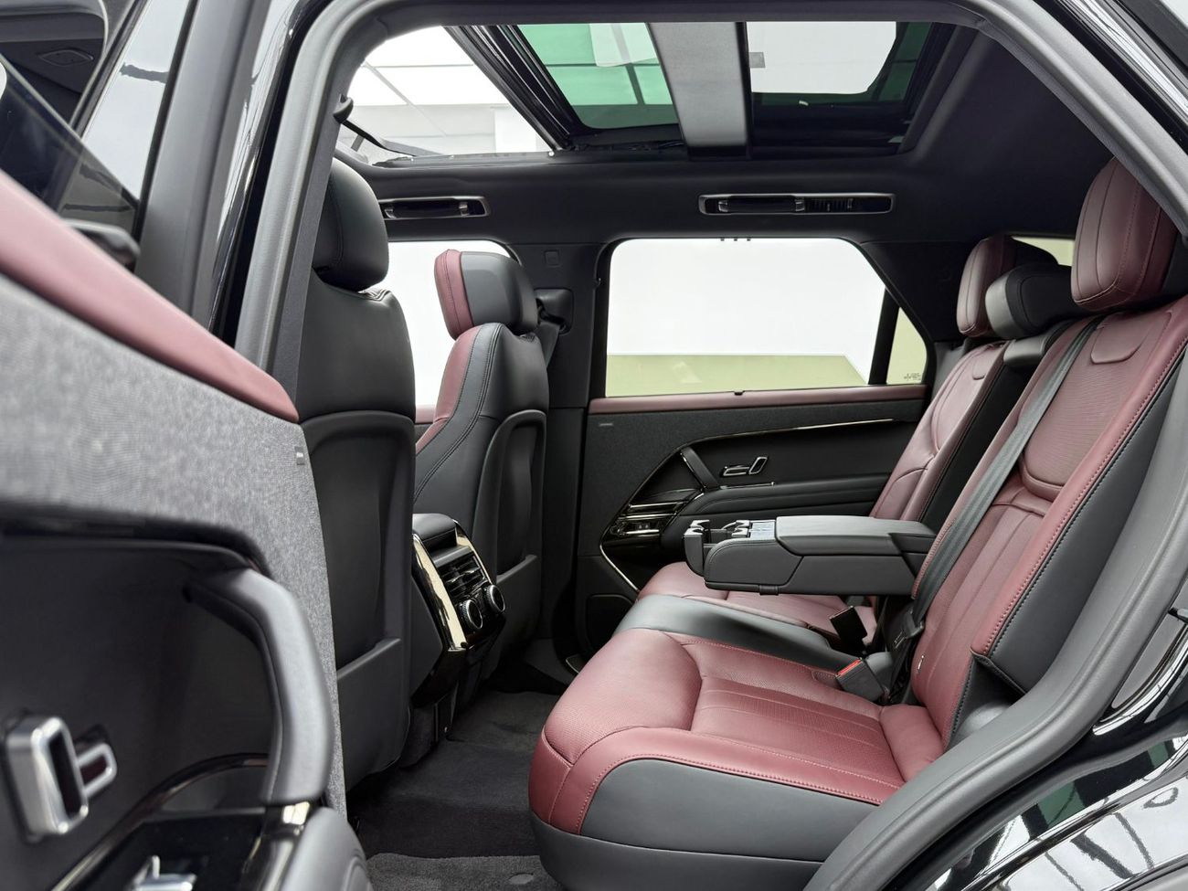 Land Rover Range Rover Sport Dynamic HSE P400 3.0L 2023 Range Rover Sport P400 HSE R Dynamic, 2028 RR Warranty + Service Pack, Ve