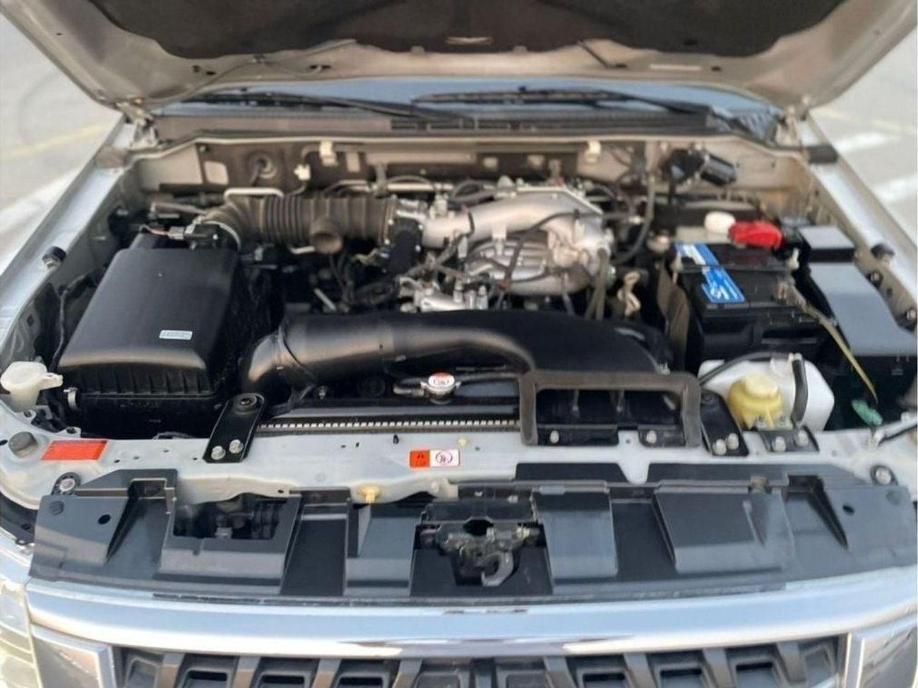 ميتسوبيشي باجيرو 2022 Mitsubishi Pajero GLS 3.0L MidOption+ 7 Seater - 4x4 AWD - Rear CAM - Original Paint -