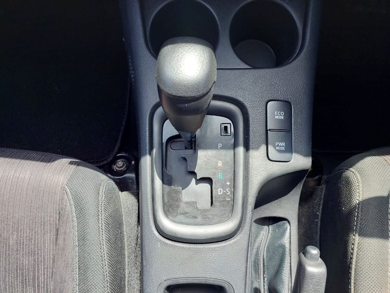 تويوتا هيلوكس TOYOTA HILUX PICKUP RHD 2018 MODEL 2.8 L DIESEL AUTOMATIC(PM16990)