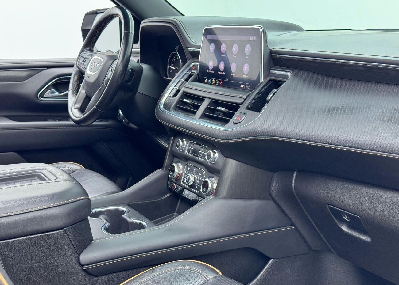 GMC Yukon AT4 5.3L 2021 GMC Yukon AT4, Warranty, Full GMC Service History, Full Options, 8 Seater, GCC