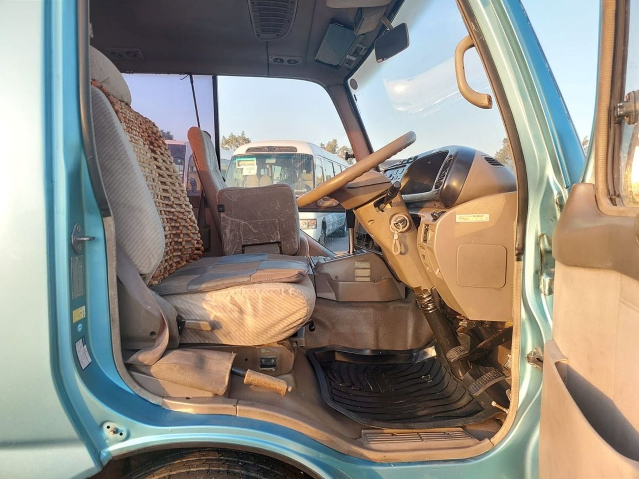 Toyota Coaster TOYOTA COASTER BUS RHD 1999 MODEL 4.1 L DIESEL AUTOMATIC(PM05798)