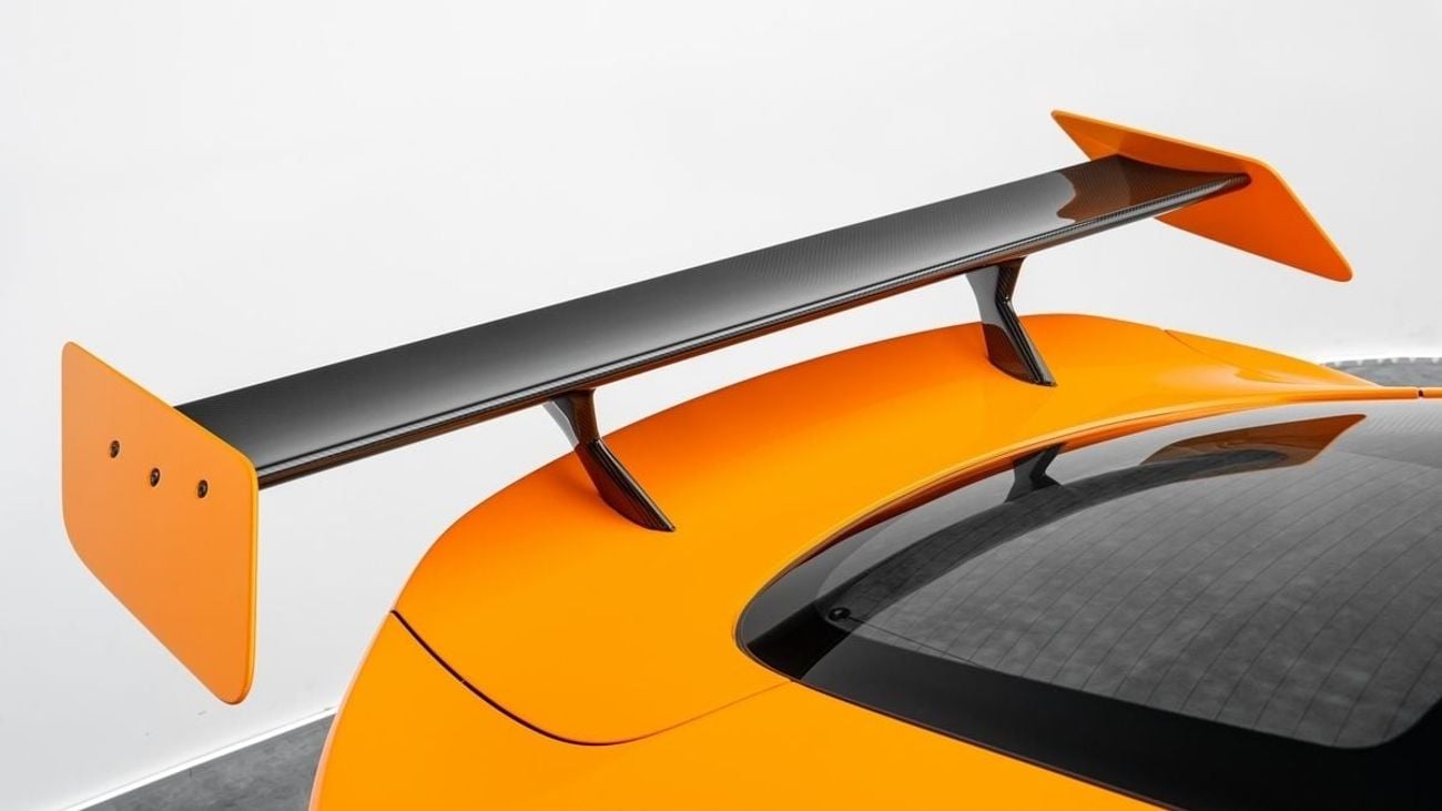 أستون مارتن فانتيج GT12