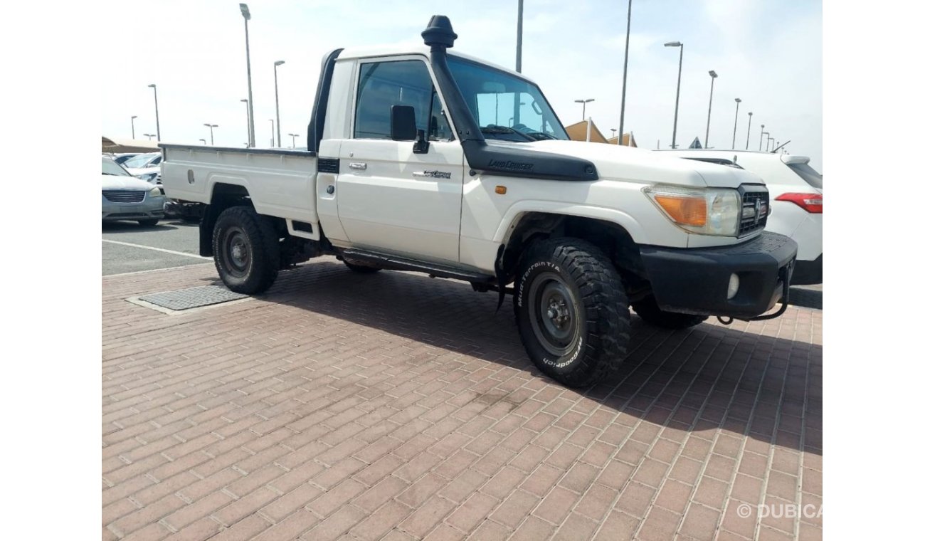 Toyota Land Cruiser Pick Up SC 4.2L DIESEL (1HZ) MANUAL TRANSMISSION