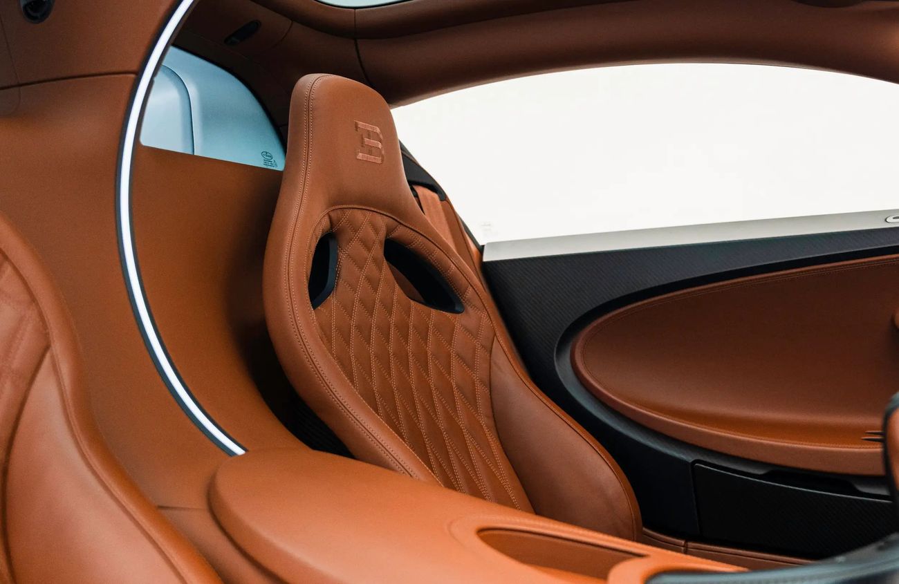 بوغاتي شيرون 8.0L W16 Quad-Turbocharged Engine