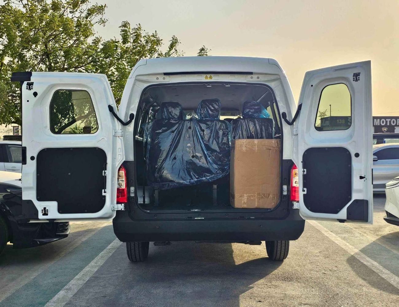 سينو جولد سينا إي في 300 ELECTRIC / PASSENGER 9 SEATS / DUAL CHRAGING PORT (CODE # SEVP25)