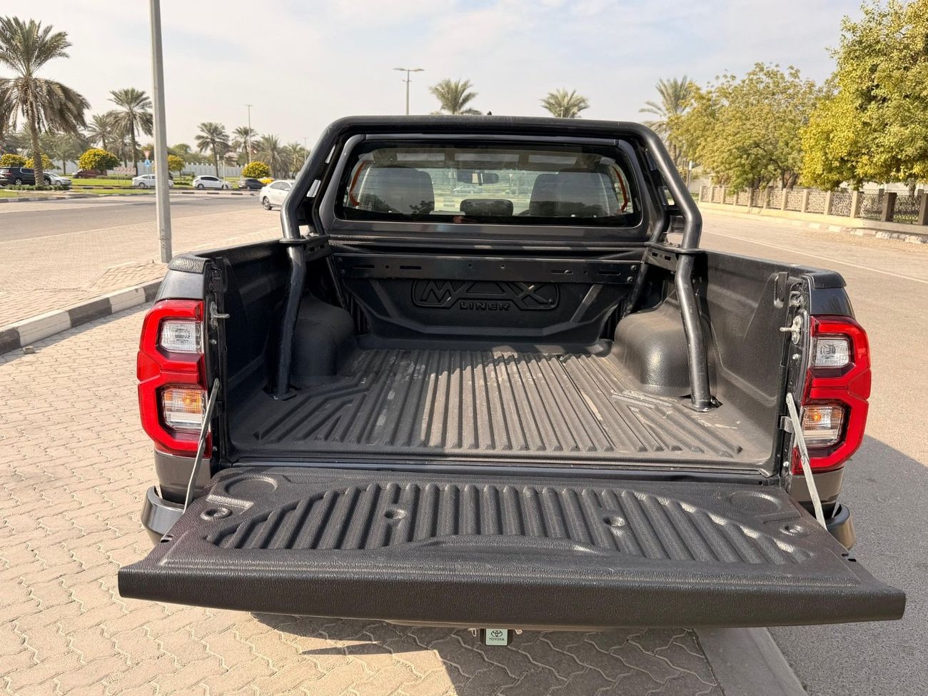 تويوتا هيلوكس Rogue export from Australia