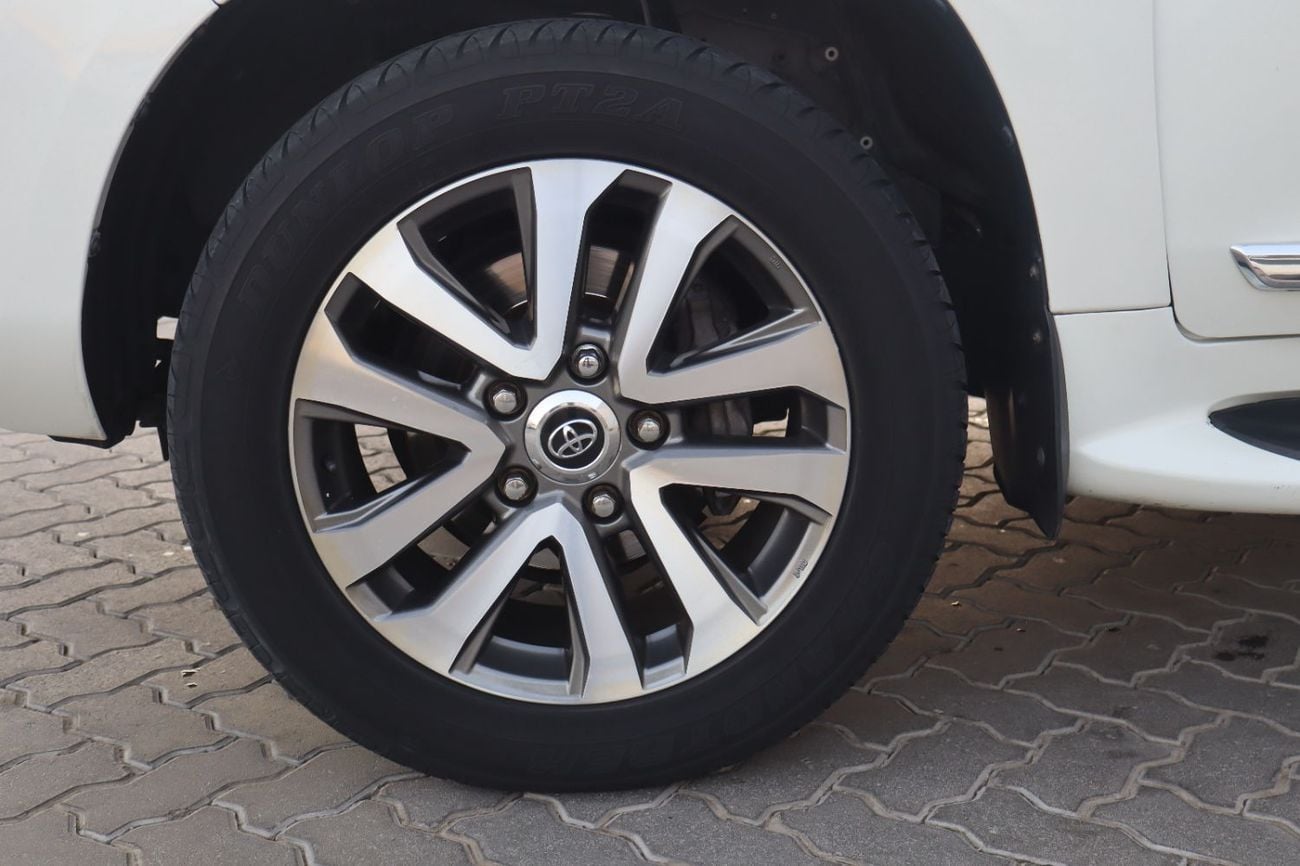 Toyota Land Cruiser GXR 4.6L