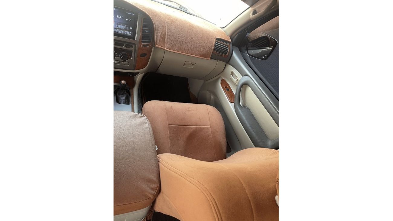 Toyota Land Cruiser TOYOTA LAND CRUISER 2006 GCC V6. 3,5  Excellent Condition   * CAR IN VERY GOOD CONDITION, BUY AND DR