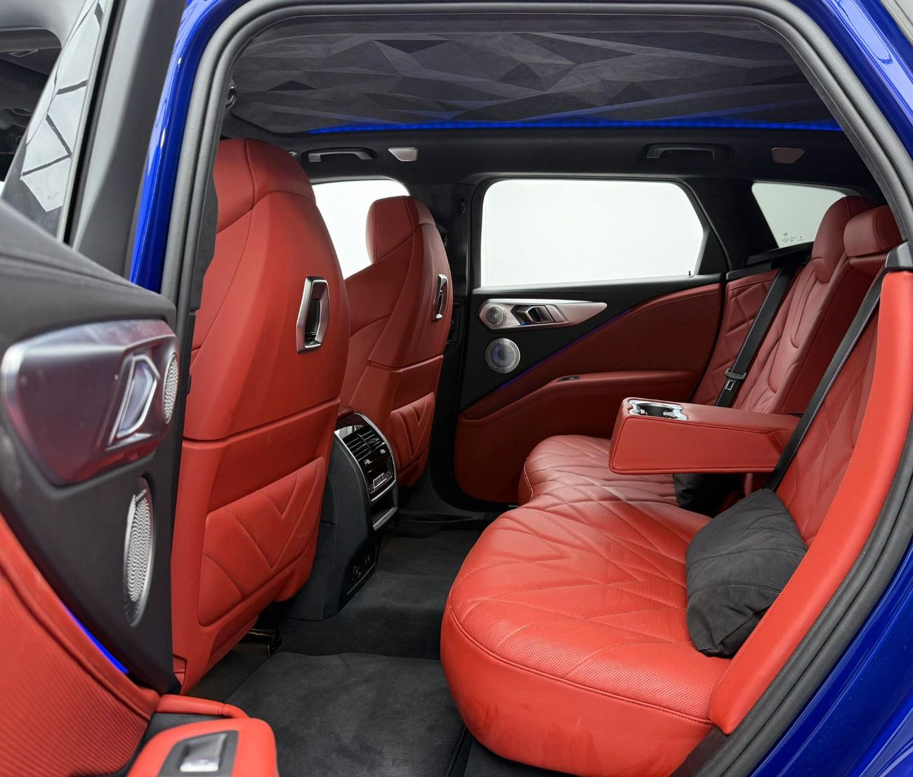 بي أم دبليو XM 2023 BMW XM, 2027 BMW Warranty + Service Pack, Full BMW Service History, Very Low Km, GCC