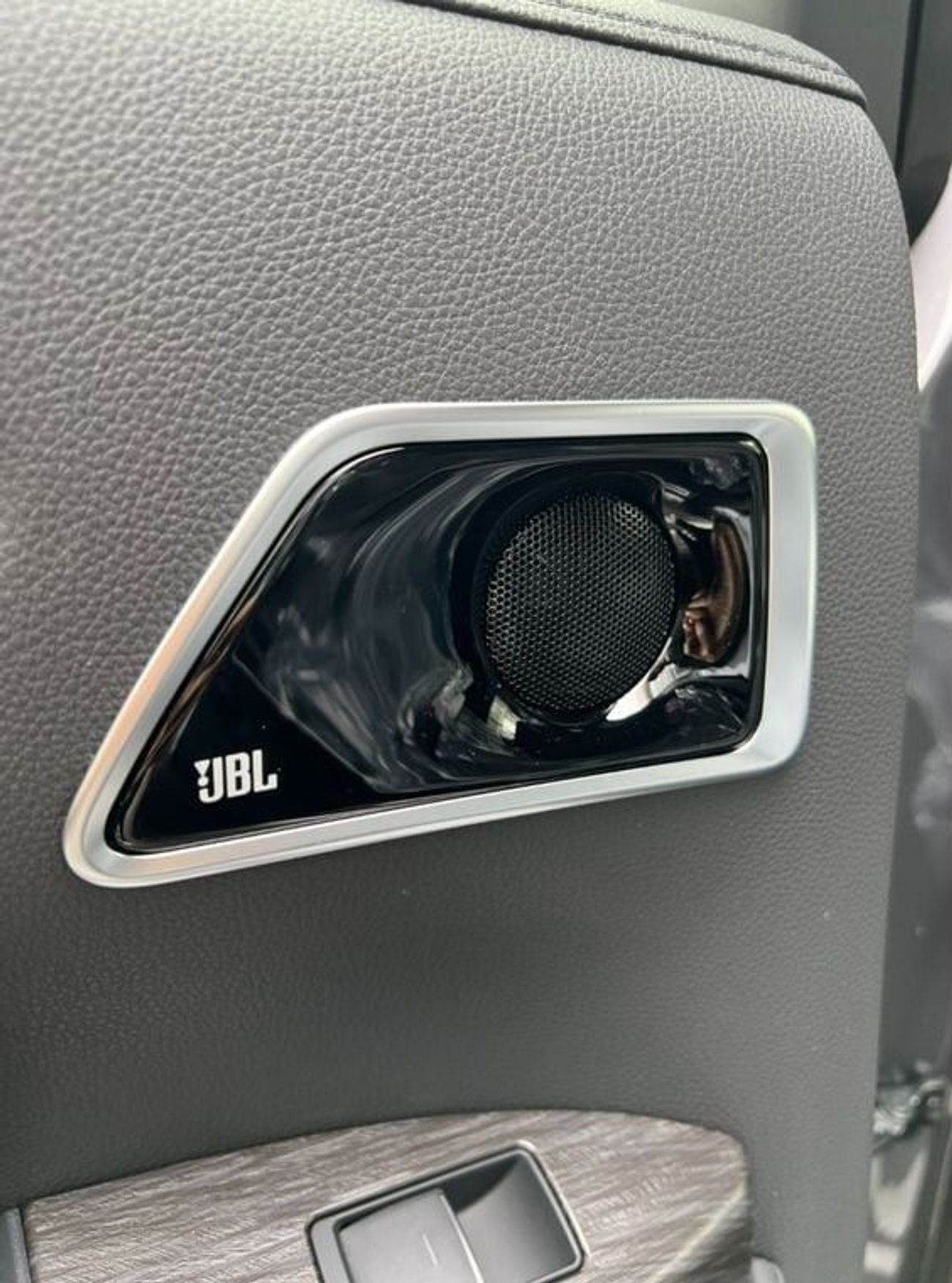 Toyota Land Cruiser VXR 3.5L 2024 YM (For export only)