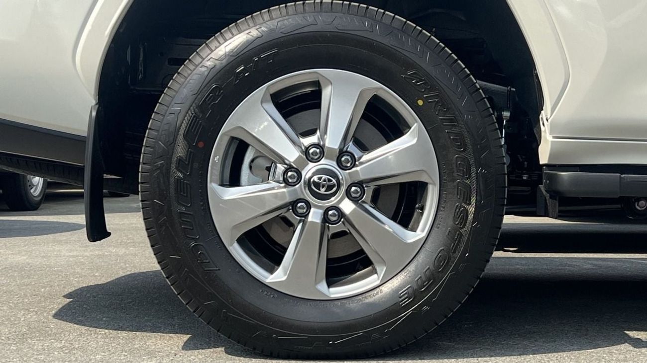 Toyota Land Cruiser SAHARA DIESEL 3.3L 7 SEATS