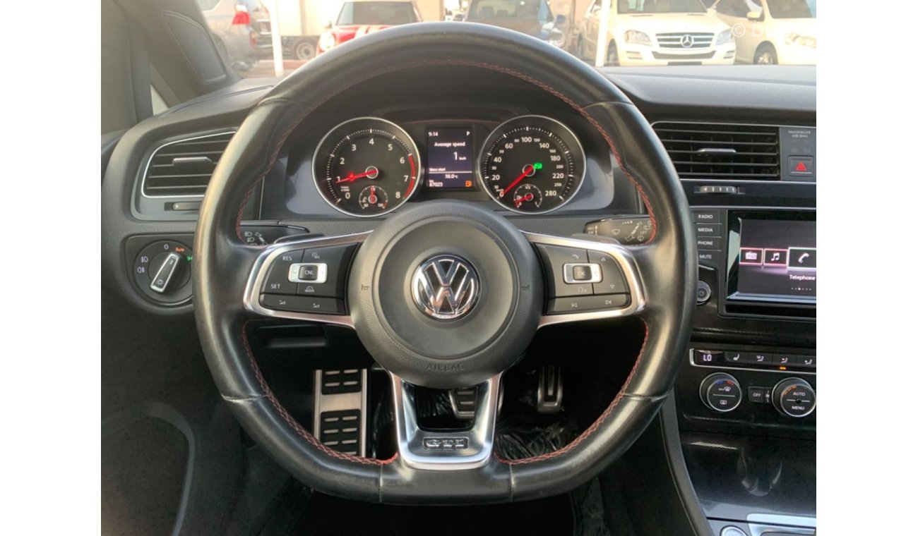 فولكس واجن جولف GTI ORIGINAL PAINT FULL OPTION WITH LEATHER SEATS