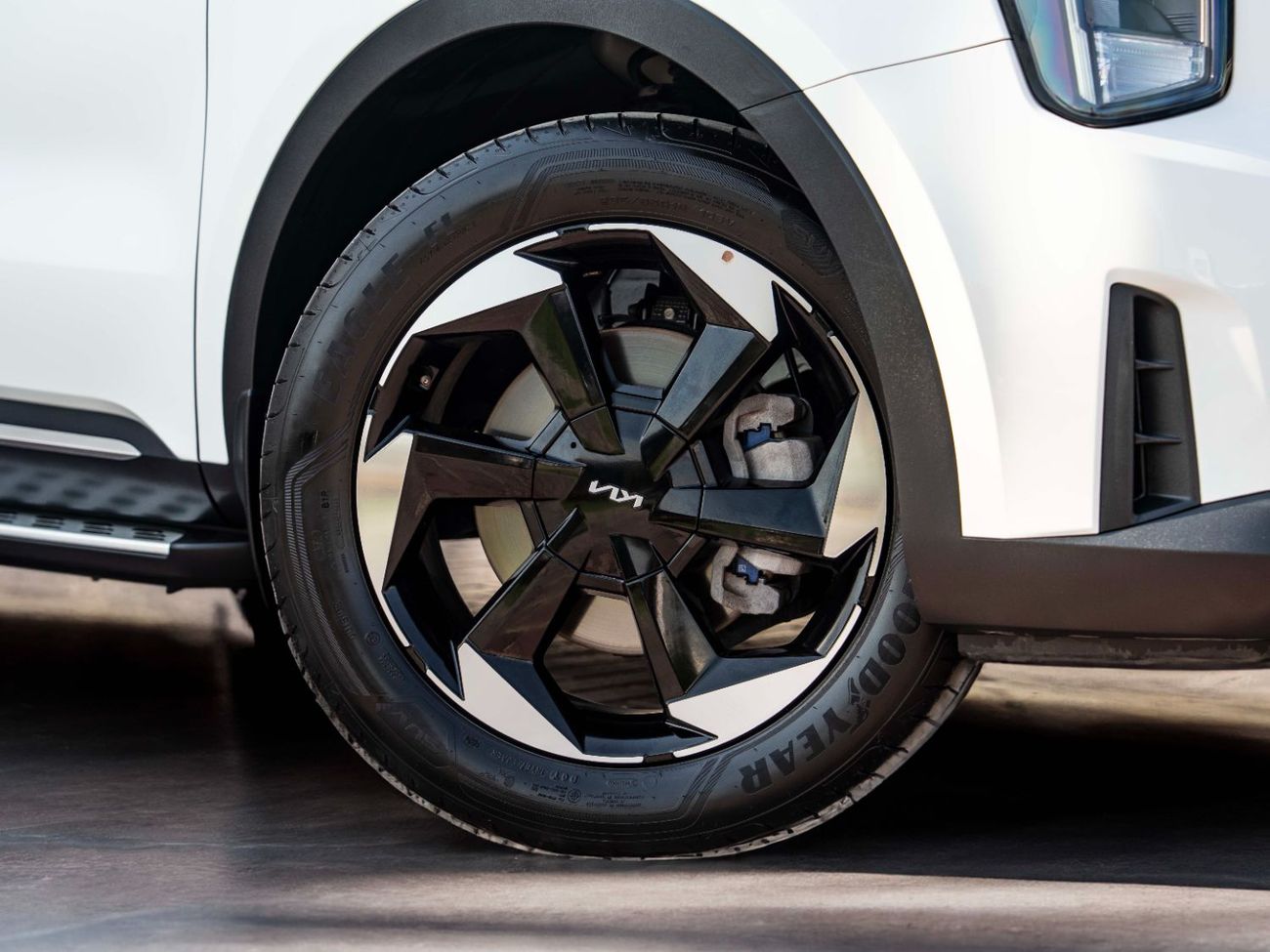 Kia Sorento Std 2.5L FWD