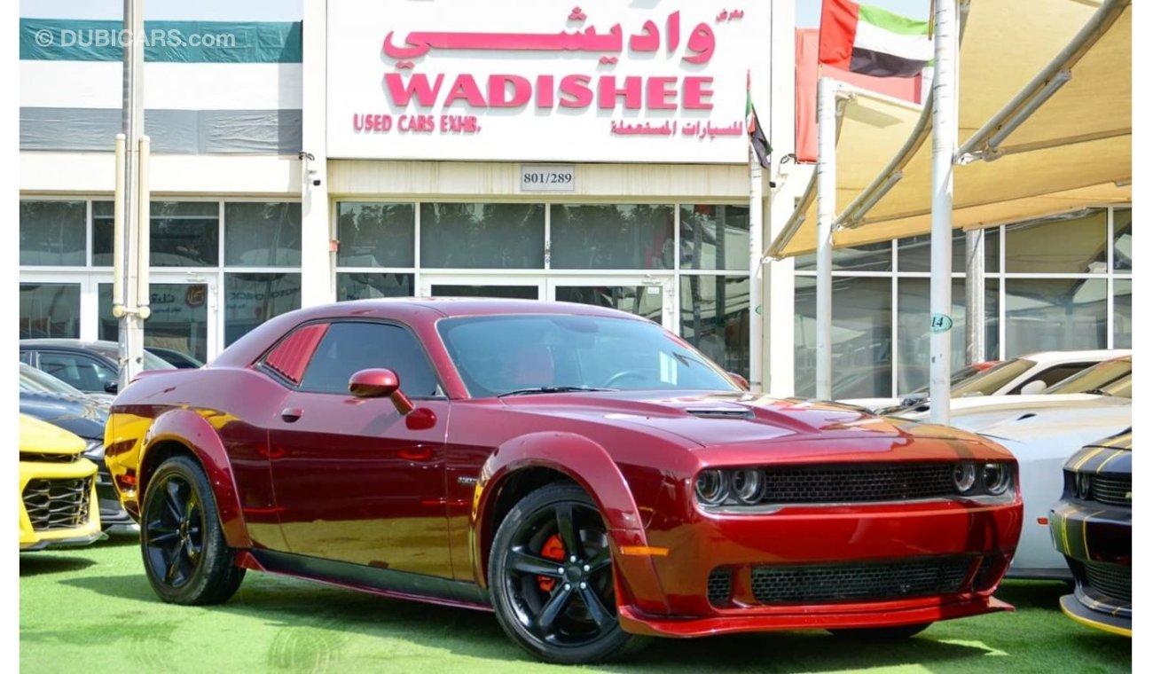 دودج تشالينجر Challenger R/T V8 5.7L 2018/ Original AirBags/SunRoof/Leather Interior/Wide Body/Good Condition