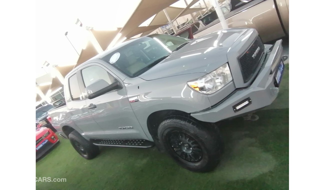 تويوتا تاندرا Toyota Tundra 2011 4 door in very distinctive condition