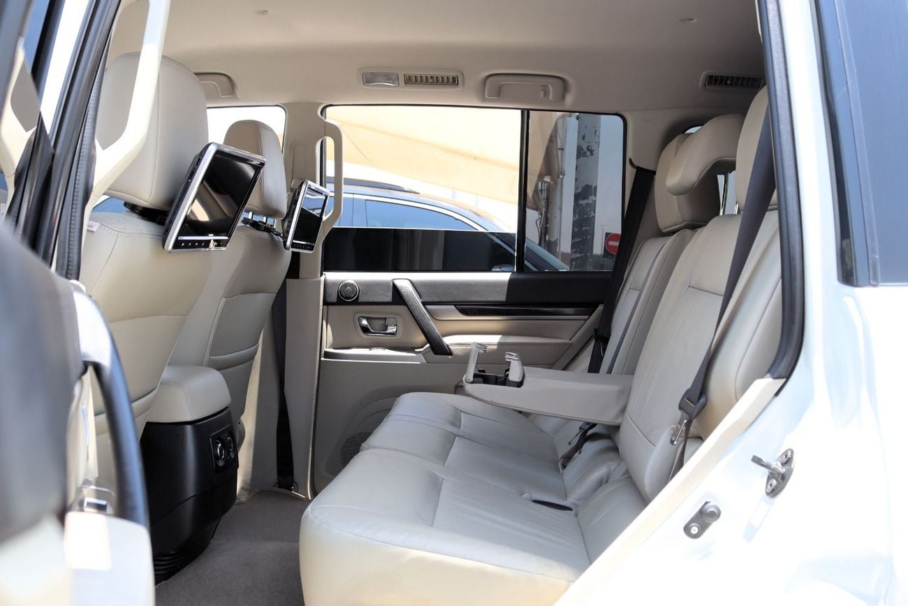 Mitsubishi Pajero GLS H/L ROCKFORD
