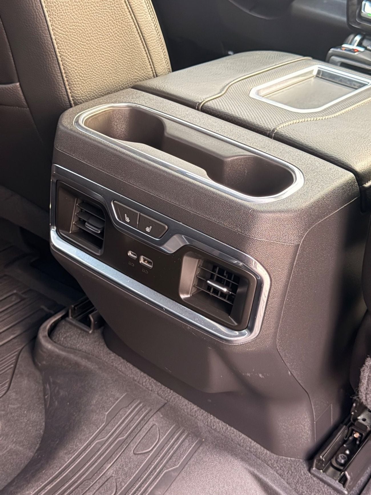 جي أم سي سييرا Full option sunroof, 360 cameras, leather electric seats 2022