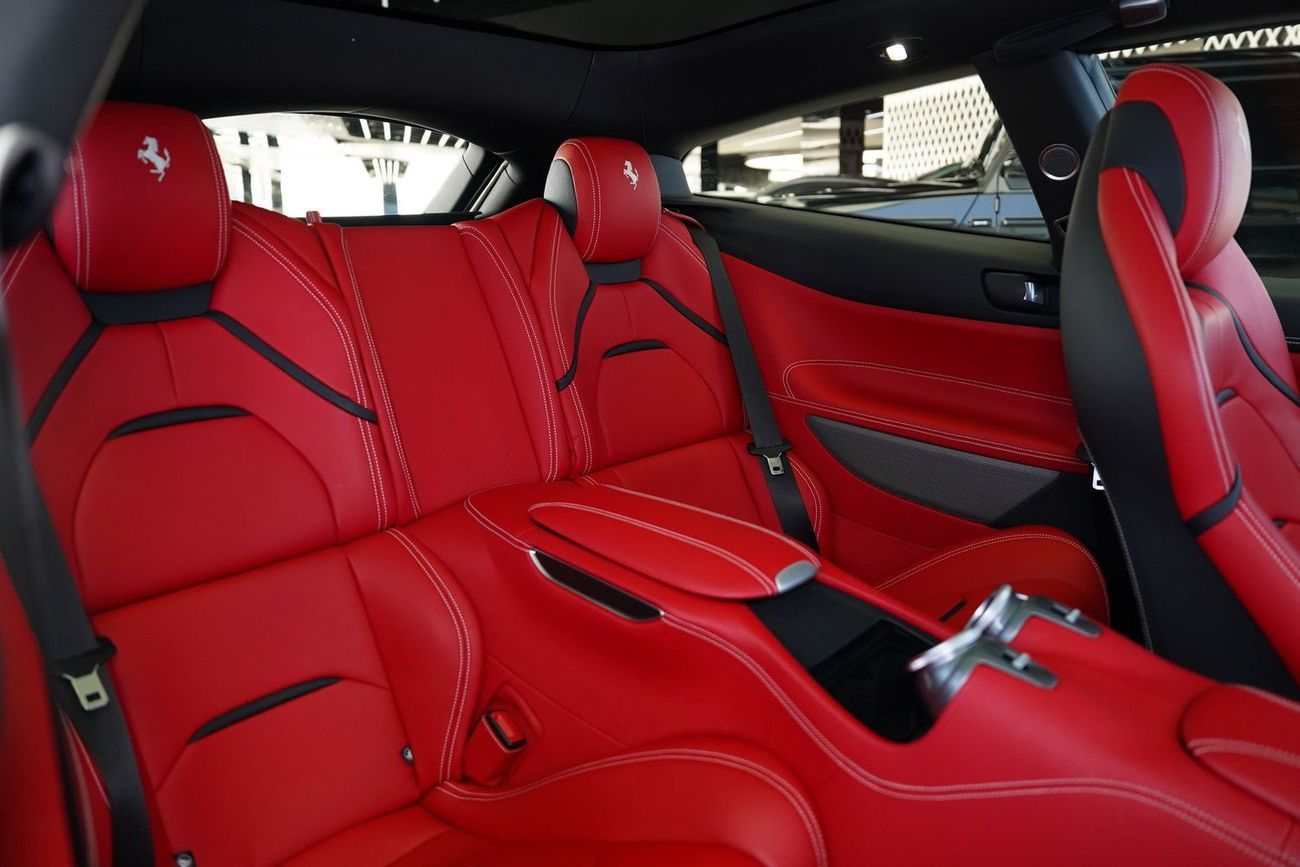 Ferrari GTC4 Lusso T