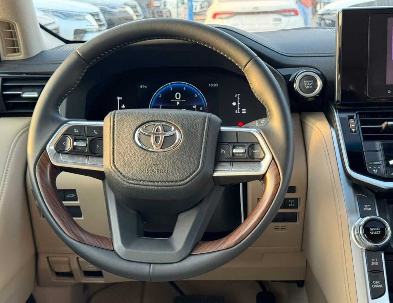 Toyota Land Cruiser GXR MID OPTION || 4.0L PETROL V6 | SUNROOF | LEATHER WITH PWR SEATS | REAR ENTERTAINMENT SCREEN (COD