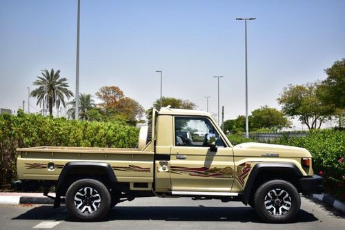 تويوتا لاند كروزر بيك آب 2025 MODEL TOYOTA LAND CRUISER 79 SINGLE CAB PICKUP SDLX V6 4.0L PETROL 4WD AUTOMATIC